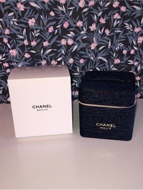 Chanel Beaute limited edition Vanity Case